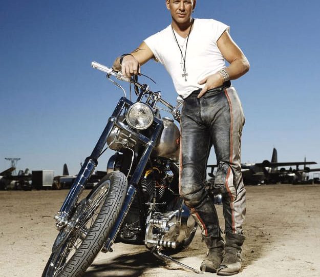 The Story Behind Mickey Rourke’s Iconic FXR in Harley-Davidson and the Marlboro Man